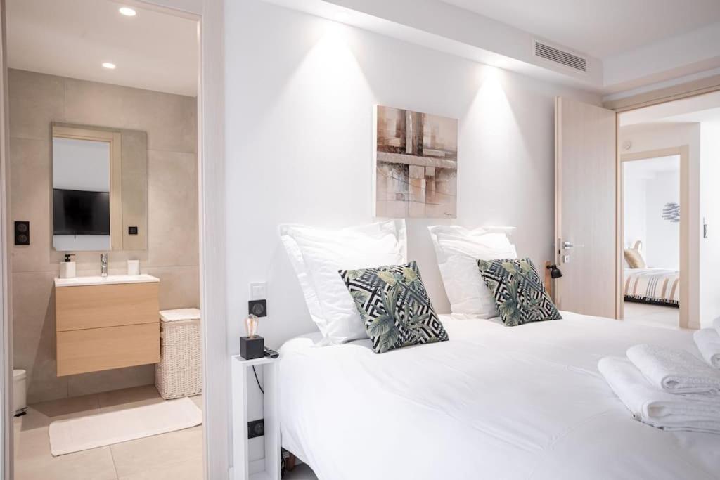 Amazing With Private Terrace & Full Air Conditioning - Walk To The Beach, La Croisette! - Latour Maubourg 18 By Halldis Apartment *